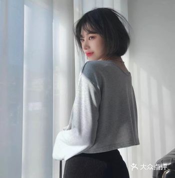 一款似卷非卷的，让你心动的短发