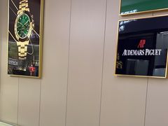 -江奢典汇·名包名表·黄金回收