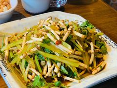 莴笋拌折耳根-阿婉贵州苗家酸汤鱼(梅林店)