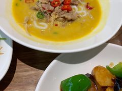 酸汤肥牛-上关雪東北菜(中房金谊店)