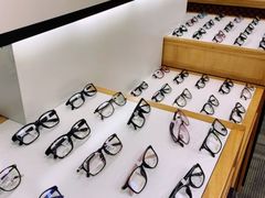 -LOGO眼镜·蔡司品牌折扣店(龙华清湖店)
