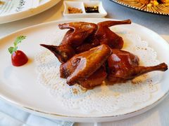 玻璃脆皮乳鸽-粤秀餐厅(国货店)