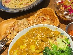 -POKEE VIA&Brunch·维娅(重庆来福士店)