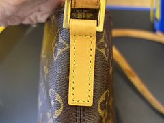 -爱革·奢品·鞋包·衣物·家居(金桥国际商业广场店)