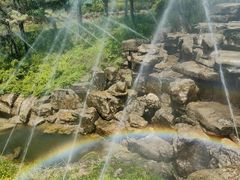 -雪山彩虹谷景区