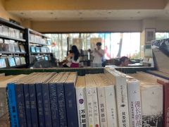 -麦田书店(国防路店)