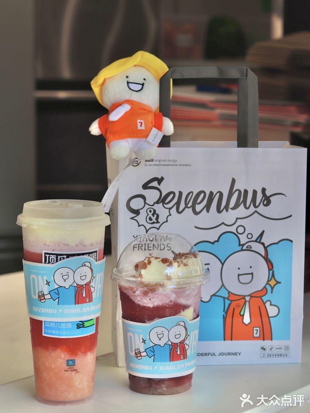 sevenbus和小蓝联名啦简直不要太可爱