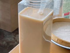 都匀毛尖奶茶-包整·丝娃娃(一览甲秀楼风景店)