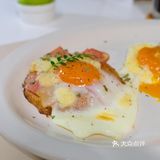 8分钟，烤好撒欧芹碎，放胡椒木装饰；不错过春天的这口鲜