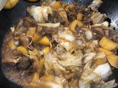 -粘豆包柴火铁锅炖