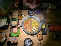 台式麻辣锅-湊湊火锅·茶憩(杭州湖滨银泰in77店)