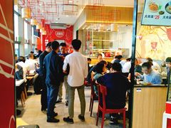 大堂-百事佳烧鸭牛腩(上海虹桥站店)