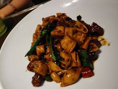 菌酱螺旋粉炒牛肉粒-有璟阁港式餐厅(国贸商城店)