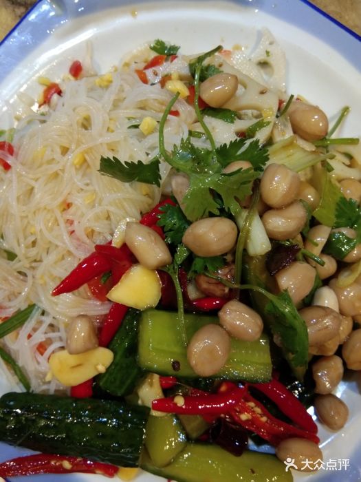 煎饼卷大葱素拼盘图片 - 第2张