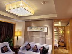 -襄阳富力皇冠假日酒店 · 大堂酒廊