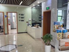 -茂菊口腔连锁(浦东南路店)