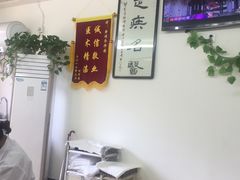 -郏芬芬扦脚服务部(新闸路店)