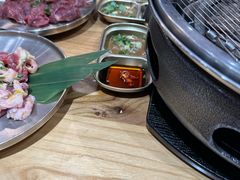 -青瓦餐厅·生鱼片·韩园烤肉(西塔店)