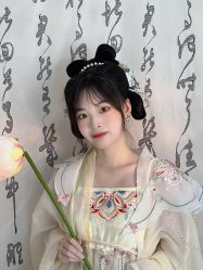 -一揽芳华汉服旗袍体验馆(拙政园店)