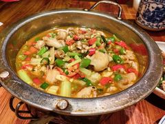 干锅鱼杂-民俗村柴火灶·景德江西菜(中国陶瓷博物馆店)