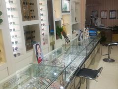 -罗创丹阳眼镜(童卫路店)