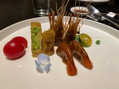 秘制醉大虾拼香椿豆腐-天伦里餐厅(绿城桃花源店)