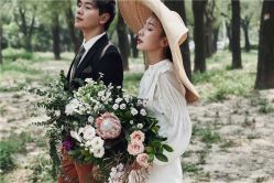 -易摄影婚纱摄影工作室