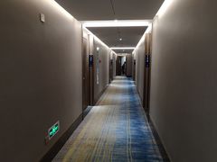 -忆江南酒店(交通大学咸宁路地铁站店)