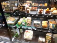 面包甜点陈列柜-星巴克(深圳侨城街店)