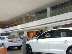 -上海冠松华奥奥迪4S店(张江店)