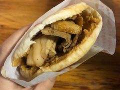 锅魁夹卤肉-洞子口张老二凉粉(文殊院店)