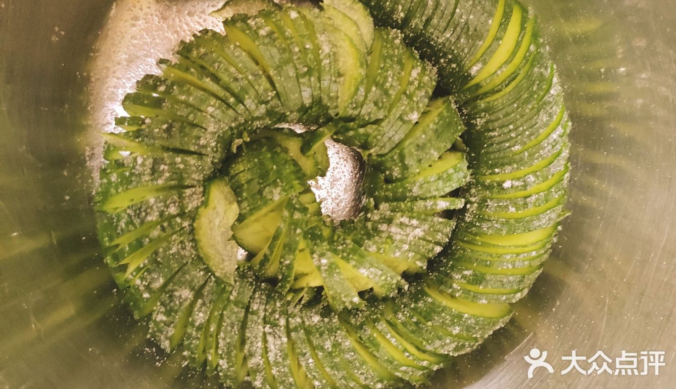 油炸食品吃多了来做一盘酸辣蓑衣黄瓜吧！