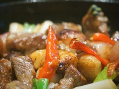 石锅堂焗牛肉粒-柴门头啖汤·经典川菜·慢火汤品(锦城万达店)