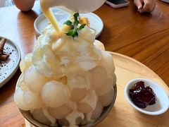 -Chom Cafe and Restaurant