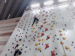 -山之巅攀岩馆(太古城店)