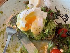 -ROAST coffee & eatery