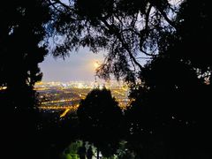 -鬼笑石后山停车场