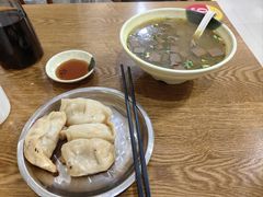 -黄阿姨锅贴大王(万航渡路店)