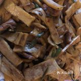 剪刀，黑胡椒。制作步骤：1，清洗螃蟹