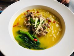 黄金骨汤澳洲肥牛面-康师傅私房牛肉面(申虹店)