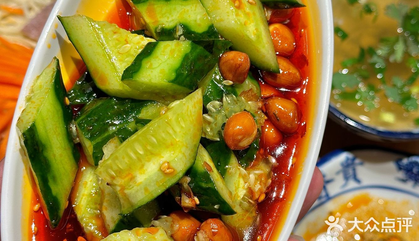 我宣布：陈香贵坠伟大的单品出现了…