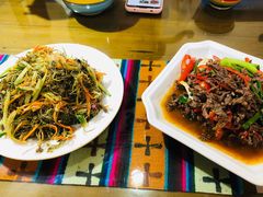 爆炒牛肉-五彩雪域藏餐馆