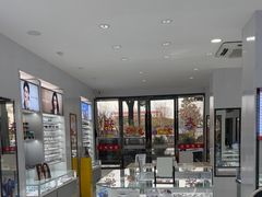-光明眼镜·蔡司授权(徐泾店)