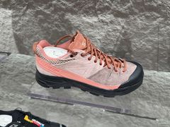 -SALOMON萨洛蒙(青岛海信店)
