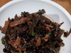 -帅巴人舅母子腊蹄民俗村