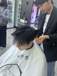 -藤野造型烫发染发