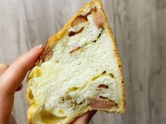 香蒜芝士肠吐司-追光 Dream Bakery(汉街店)