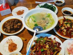 -茅屋大酒店