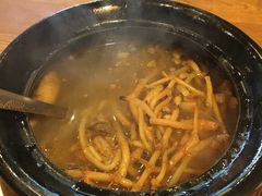 煨折耳根排骨汤-老号尤兔头(幸福店)