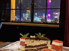 主厨甜品拼盘-YUE·6·西式融合餐厅(外滩六号店)